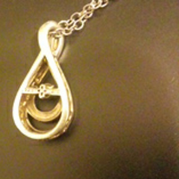 Sterling Silver Charm w/ necklace - Picture 4 of 4